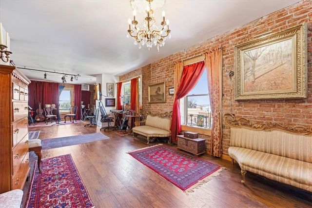 1401 E 11th Street, Kansas City, MO 64106