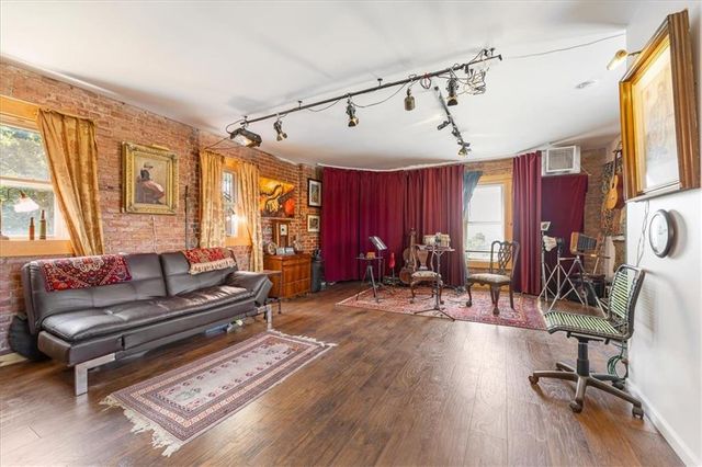 1401 E 11th Street, Kansas City, MO 64106