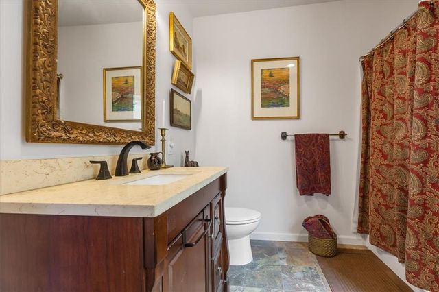 1401 E 11th Street, Kansas City, MO 64106