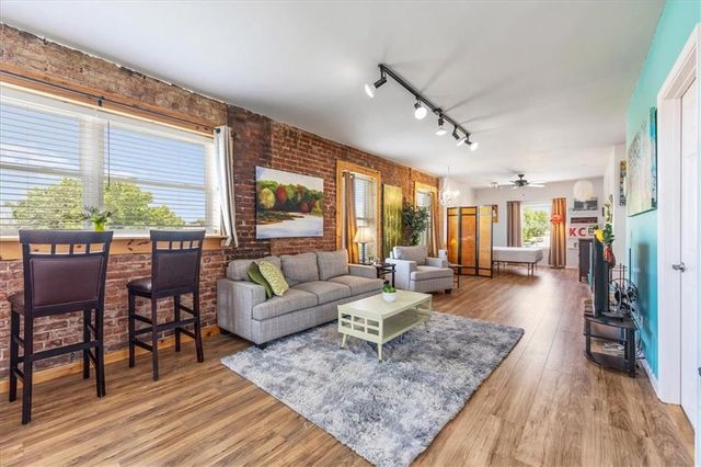 1401 E 11th Street, Kansas City, MO 64106