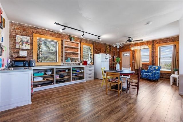 1401 E 11th Street, Kansas City, MO 64106