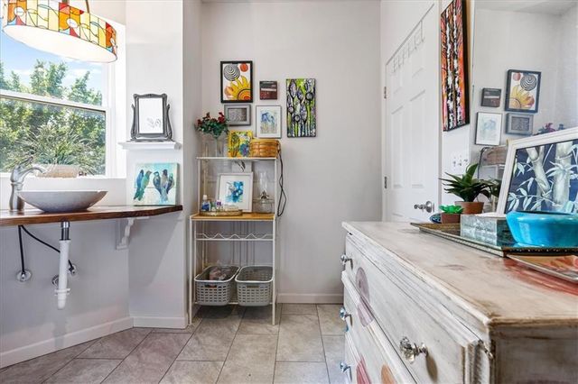 1401 E 11th Street, Kansas City, MO 64106