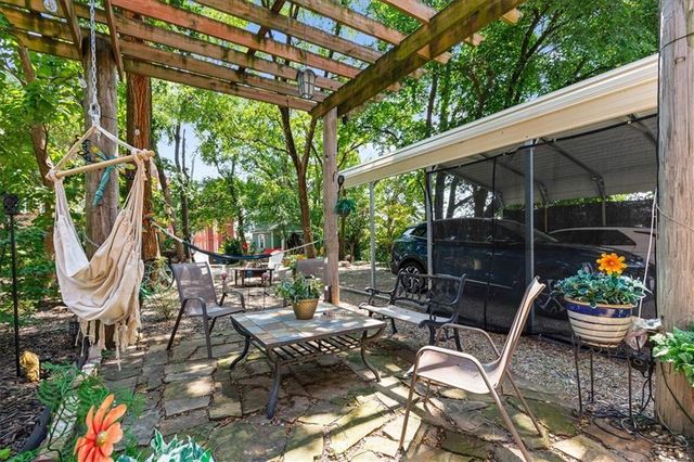 1401 E 11th Street, Kansas City, MO 64106