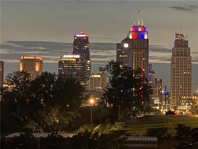 1401 E 11th Street, Kansas City, MO 64106