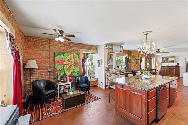 1401 E 11th Street, Kansas City, MO 64106