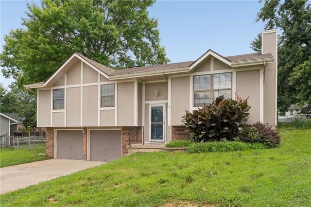 19208 E 12th Street North Court, Independence, MO 64056