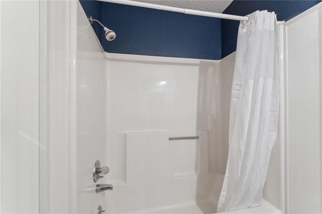 19208 E 12th Street North Court, Independence, MO 64056