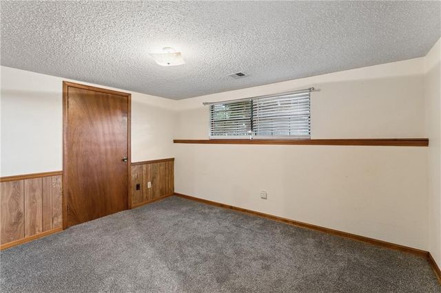 19208 E 12th Street North Court, Independence, MO 64056