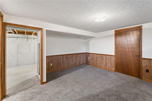 19208 E 12th Street North Court, Independence, MO 64056