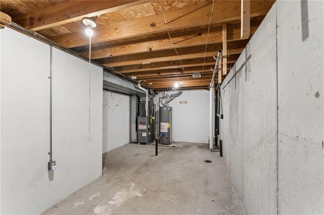 19208 E 12th Street North Court, Independence, MO 64056