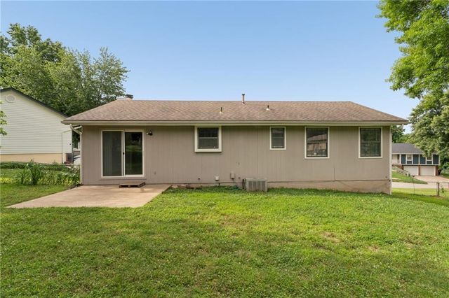 19208 E 12th Street North Court, Independence, MO 64056