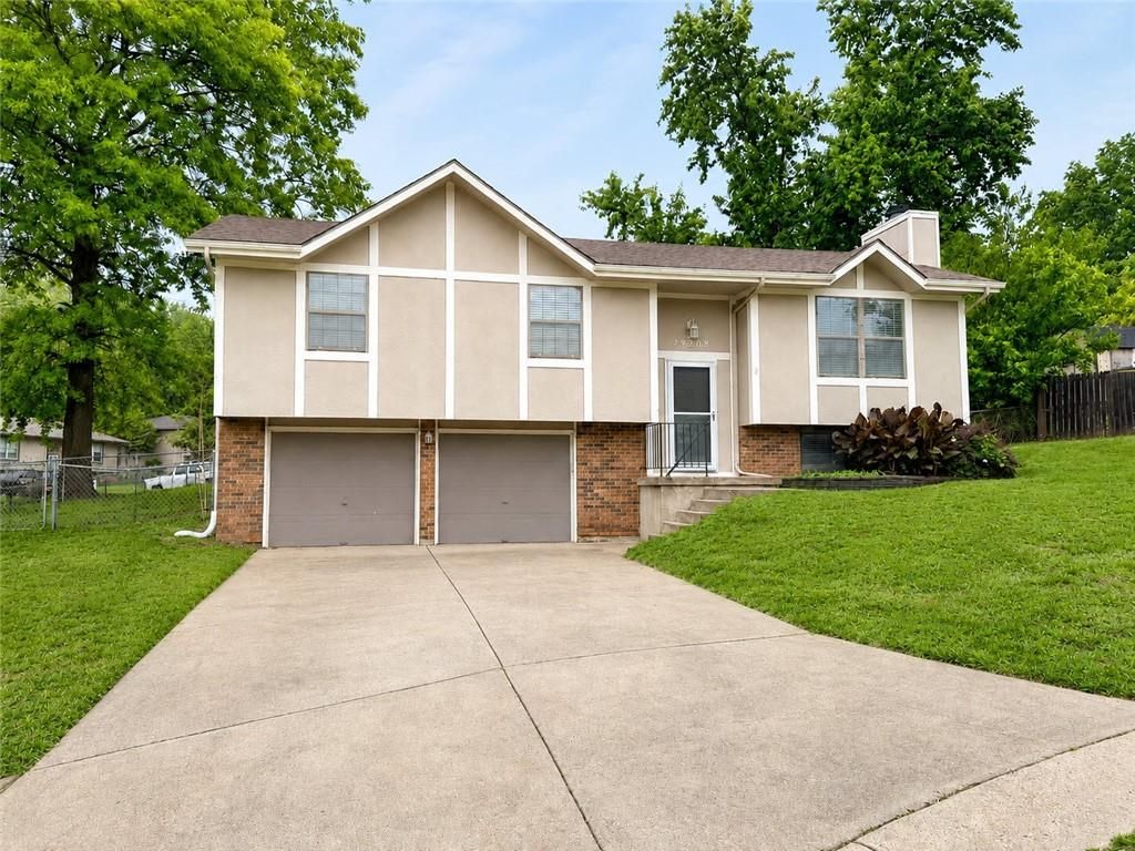 19208 E 12th Street North Court, Independence, MO 64056