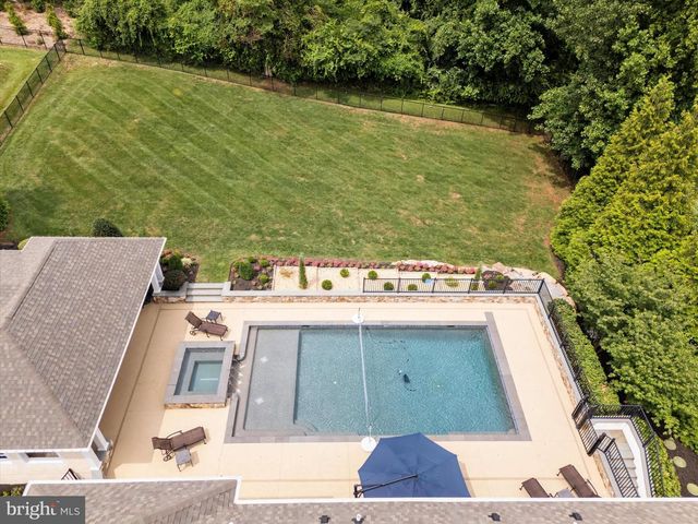 1004 BRICK HOUSE FARM LN, Newtown Square, PA 19073