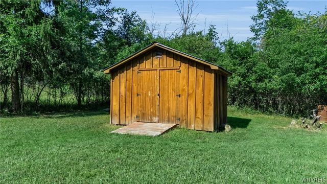 2350 Berg Road, West Seneca, NY 14218