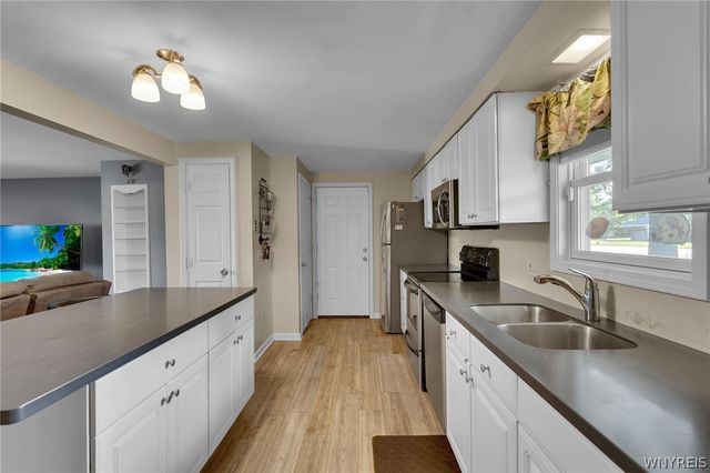 2350 Berg Road, West Seneca, NY 14218
