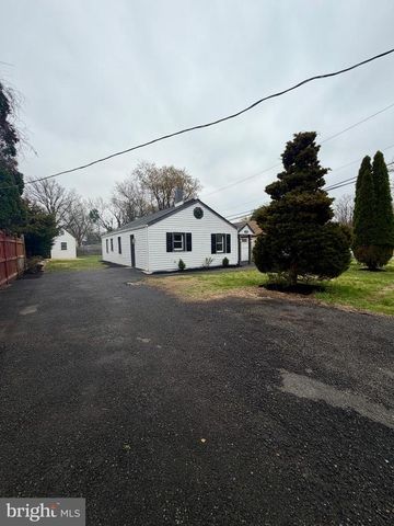 3804 WESTON AVE, Bristol, PA 19007