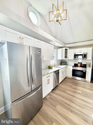 3804 WESTON AVE, Bristol, PA 19007