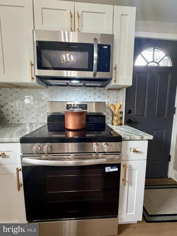 3804 WESTON AVE, Bristol, PA 19007