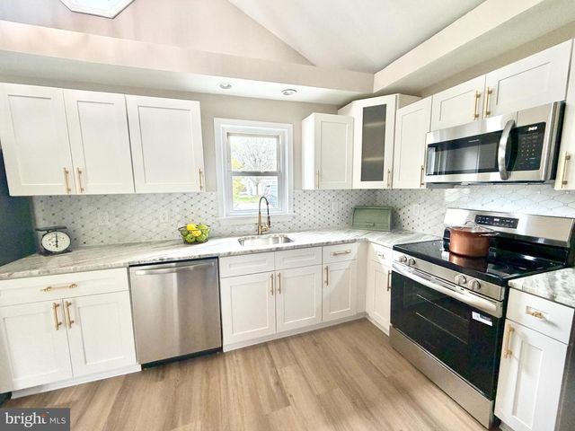 3804 WESTON AVE, Bristol, PA 19007