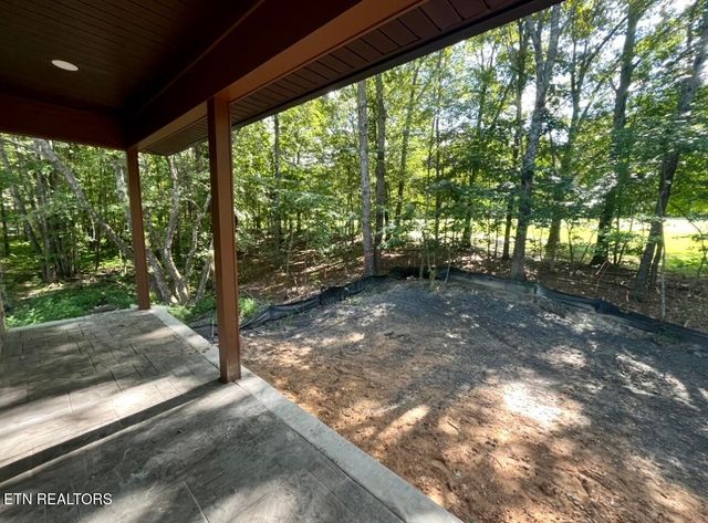 414 Beachwood Drive, Crossville, TN 38558