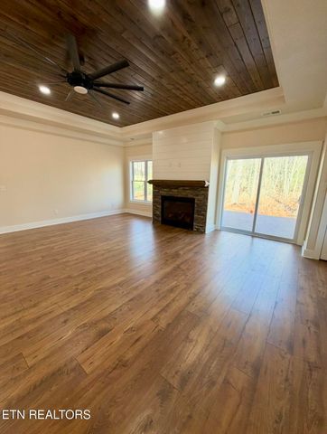 414 Beachwood Drive, Crossville, TN 38558