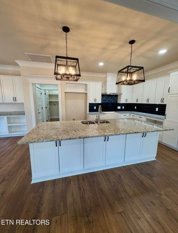 414 Beachwood Drive, Crossville, TN 38558