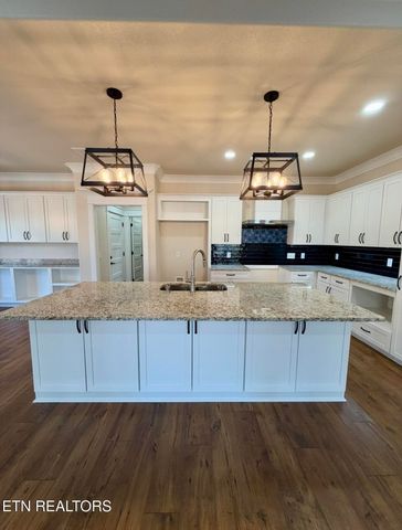 414 Beachwood Drive, Crossville, TN 38558