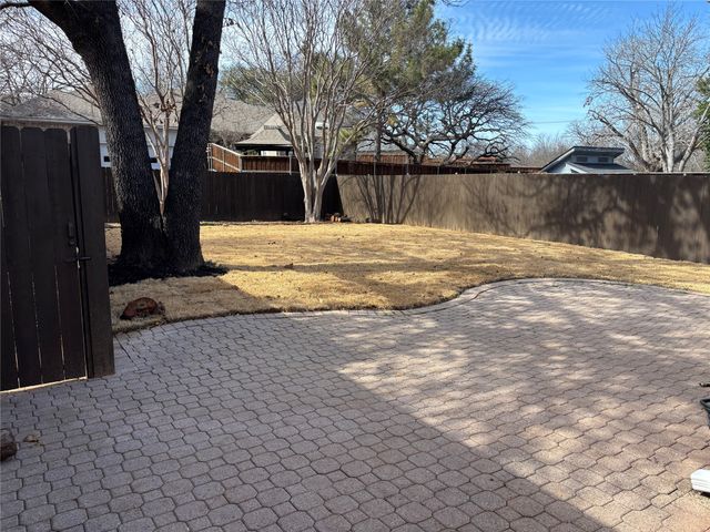 1906 Buffalo Bend Drive, Lewisville, TX 75067