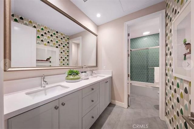 166 Villa Ridge, Irvine, CA 92602