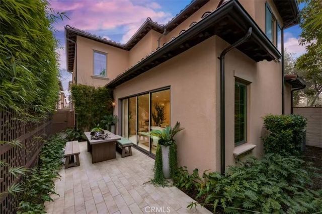 166 Villa Ridge, Irvine, CA 92602