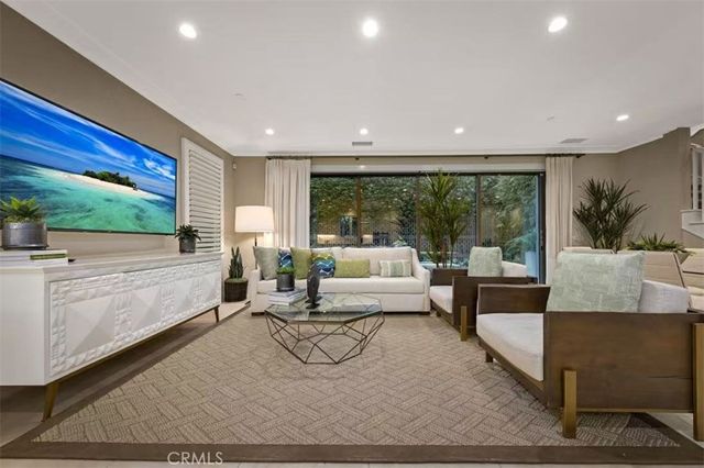 166 Villa Ridge, Irvine, CA 92602