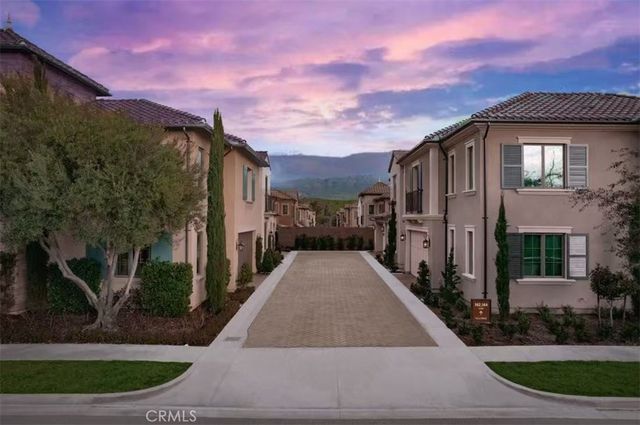 166 Villa Ridge, Irvine, CA 92602