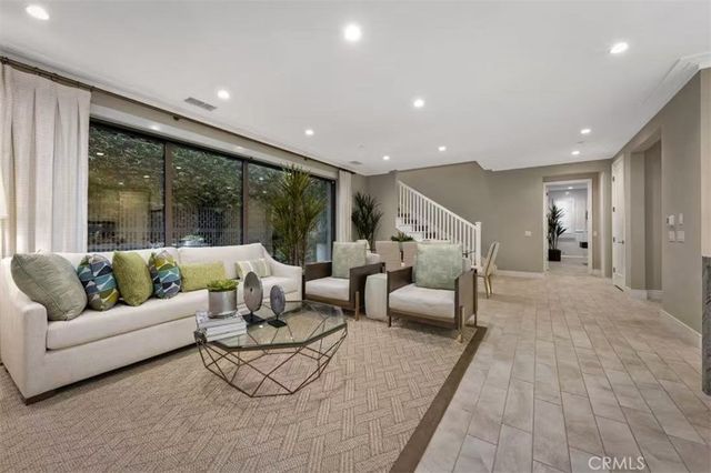 166 Villa Ridge, Irvine, CA 92602