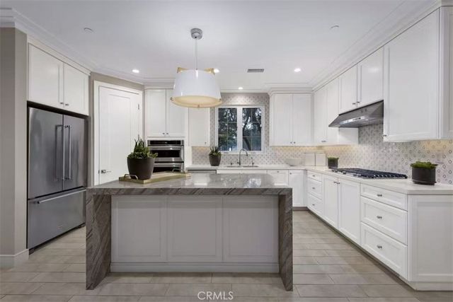 166 Villa Ridge, Irvine, CA 92602