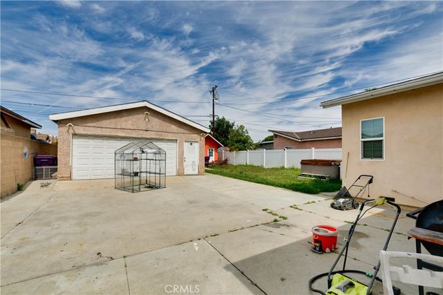 3301 E 67th Way, Long Beach, CA 90805