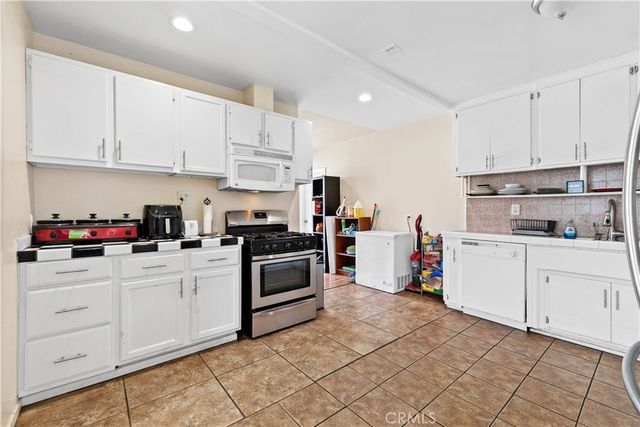 3301 E 67th Way, Long Beach, CA 90805