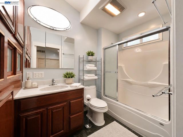 3325 Macarthur Blvd, Oakland, CA 94602