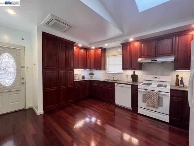 3325 Macarthur Blvd, Oakland, CA 94602