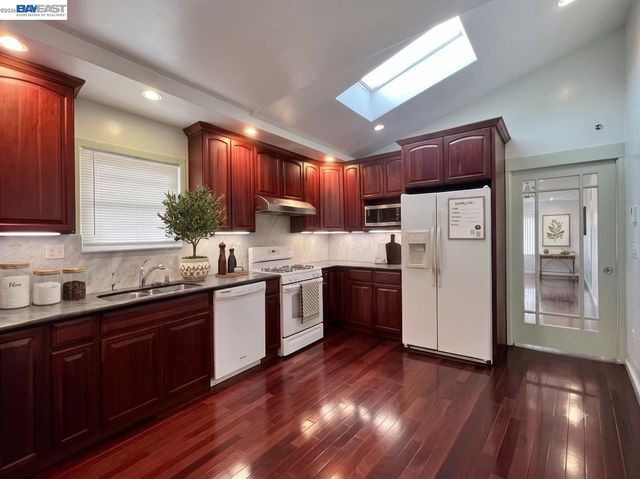 3325 Macarthur Blvd, Oakland, CA 94602