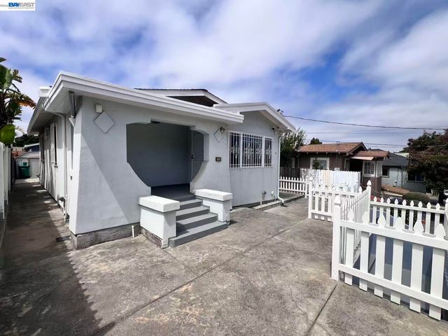 3325 Macarthur Blvd, Oakland, CA 94602