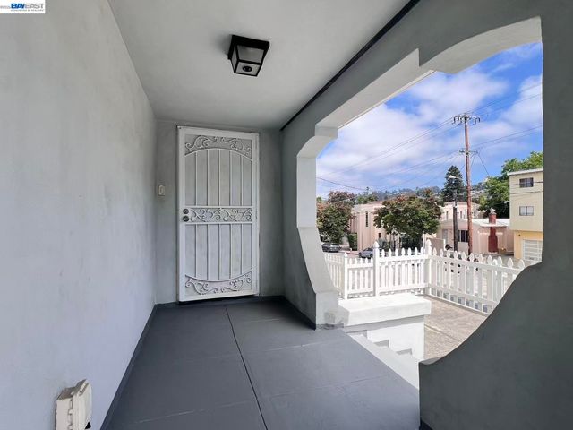 3325 Macarthur Blvd, Oakland, CA 94602