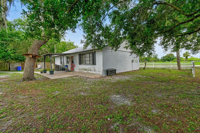 9601 SW Fox Brown Road, Indiantown, FL 34956