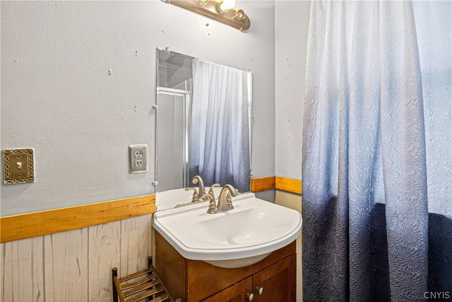 123 6th Street, Rome, NY 13440