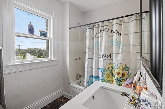 123 6th Street, Rome, NY 13440