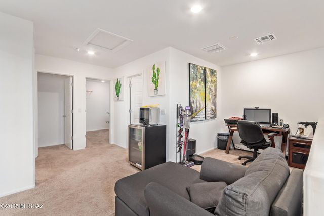 6255 S Desert Peak Drive, Tucson, AZ 85706