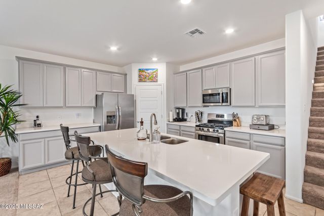 6255 S Desert Peak Drive, Tucson, AZ 85706