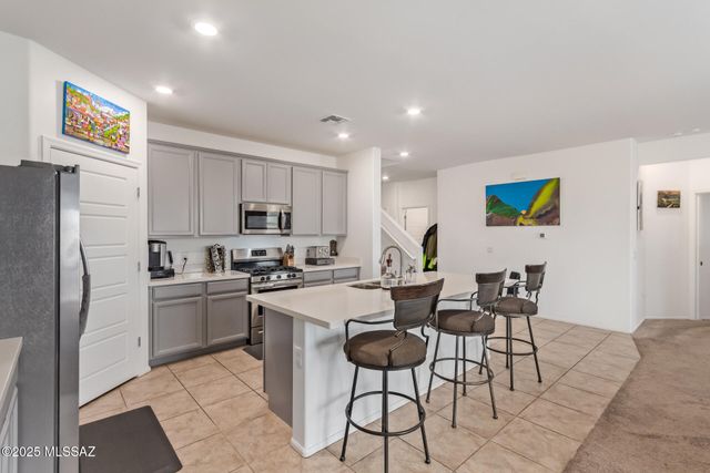 6255 S Desert Peak Drive, Tucson, AZ 85706