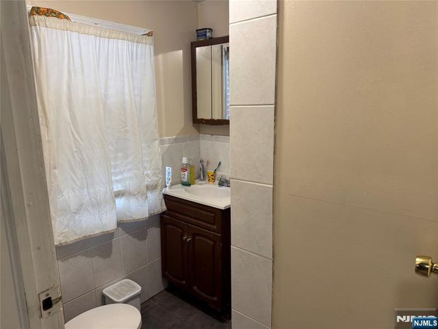 253 Crystal Street, North Arlington, NJ 07031