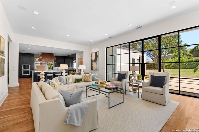 730 Elizabeth, San Antonio, TX 78209