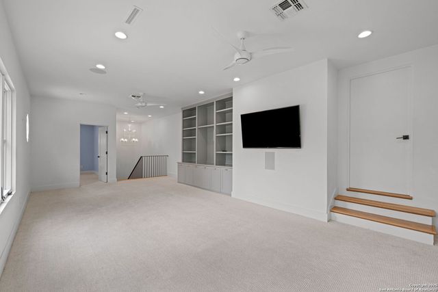 730 Elizabeth, San Antonio, TX 78209